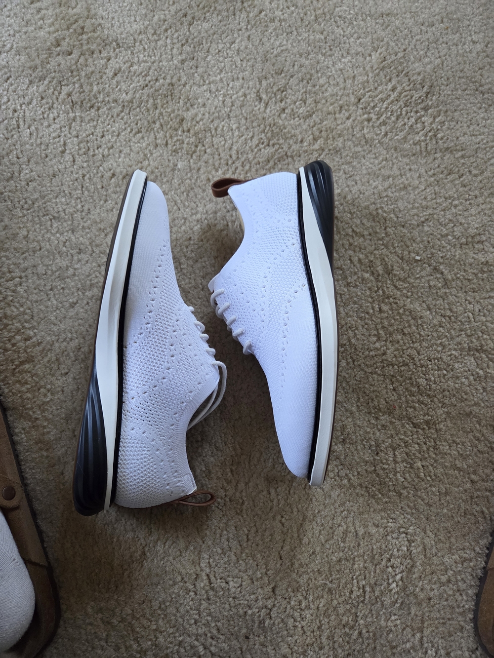 Cole Haan White Grandevltn Stlite Ox  with Black Sole and Brown Heel Tab